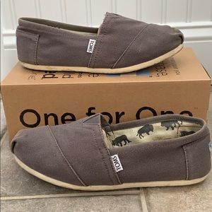 TOMS shoes